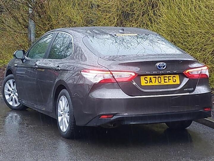 Toyota Camry 2.5 VVT-h Design CVT Euro 6 (s/s) 4dr