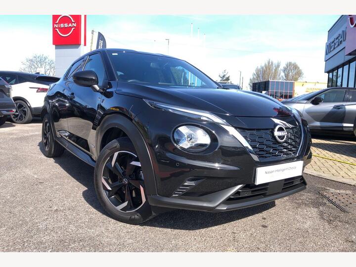 Nissan Juke 1.6 N-Connecta Auto Euro 6 5dr Nissan Juke 1.6 N-Connecta Auto Euro 6 5dr