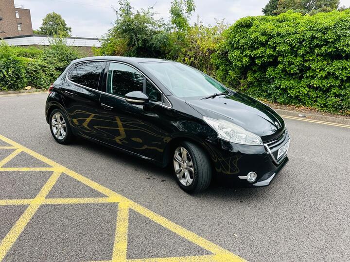 Peugeot 208 1.2 VTi PureTech Allure Euro 6 5dr