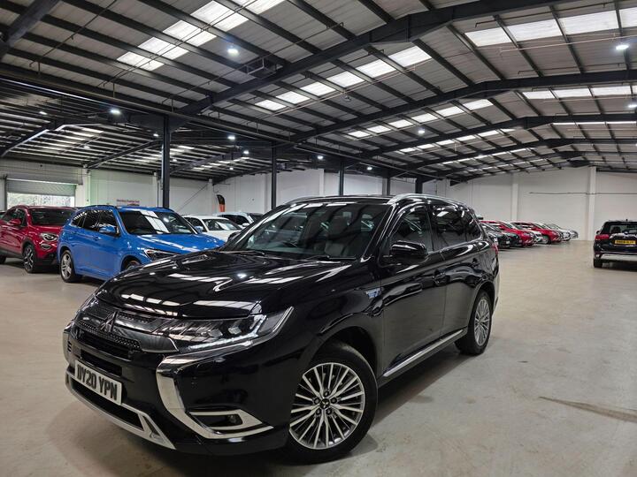 Mitsubishi Outlander 2.4h TwinMotor 13.8kWh Exceed Safety CVT 4WD Euro 6 (s/s) 5dr