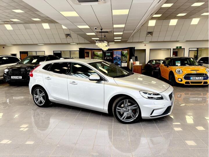 Volvo V40 2.0 D4 R-Design Pro Auto Euro 6 (s/s) 5dr