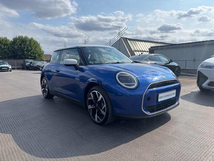 MINI Electric Cooper E 40.7kWh Exclusive Auto 3dr