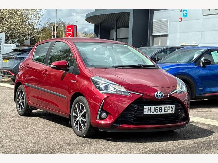 Toyota Yaris 1.5 VVT-h Icon Tech E-CVT Euro 6 (s/s) 5dr
