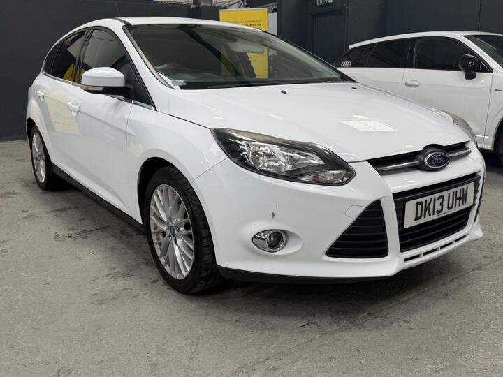 Ford Focus 1.0T EcoBoost Zetec Euro 5 (s/s) 5dr