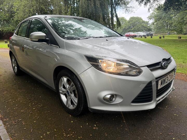 Ford Focus 1.6 TDCi Zetec Euro 5 (s/s) 5dr