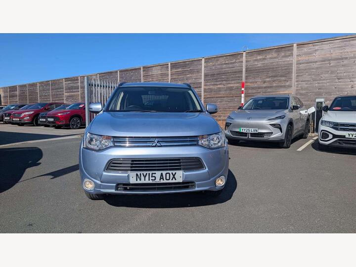 Mitsubishi Outlander 2.0h 12kWh GX3h CVT 4WD Euro 5 (s/s) 5dr Mitsubishi Outlander 2.0h 12kWh GX3h CVT 4WD Euro 5 (s/s) 5dr
