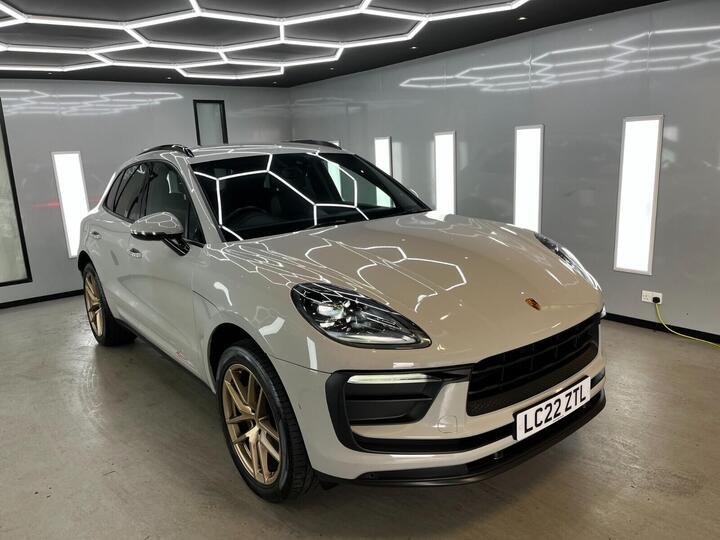 Porsche Macan 2.0T PDK 4WD Euro 6 (s/s) 5dr Porsche Macan 2.0T PDK 4WD Euro 6 (s/s) 5dr