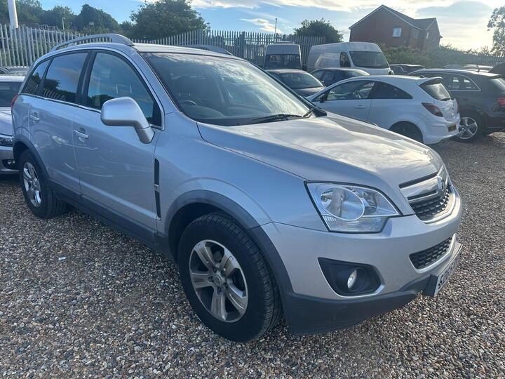 Vauxhall Antara 2.2 CDTi Exclusiv 2WD Euro 5 (s/s) 5dr Vauxhall Antara 2.2 CDTi Exclusiv 2WD Euro 5 (s/s) 5dr
