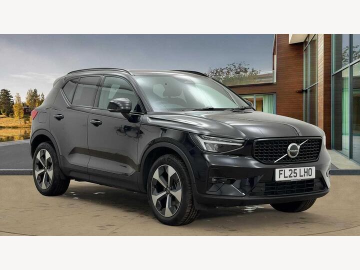 Volvo XC40 2.0 B3 MHEV Plus DCT Auto Euro 6 (s/s) 5dr