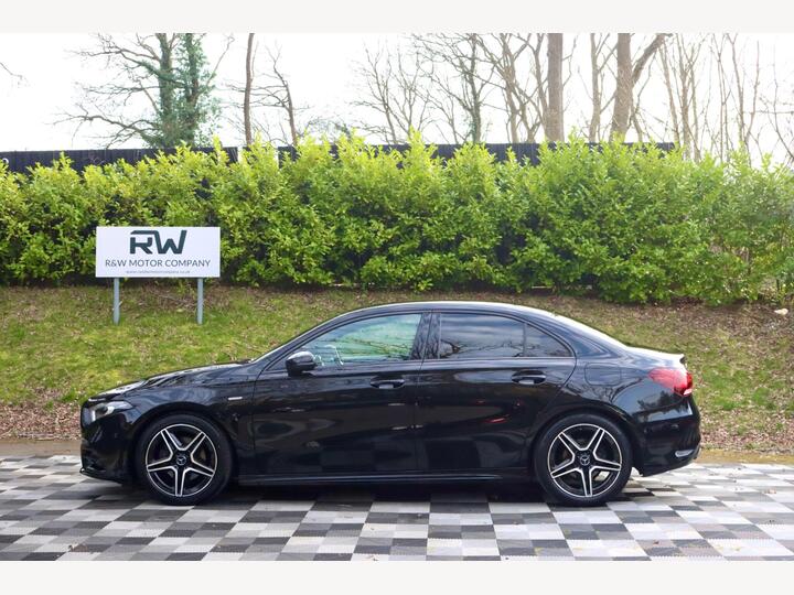 Mercedes-Benz A Class 1.3 A180 AMG Line Edition (Executive) 7G-DCT Euro 6 (s/s) 4dr