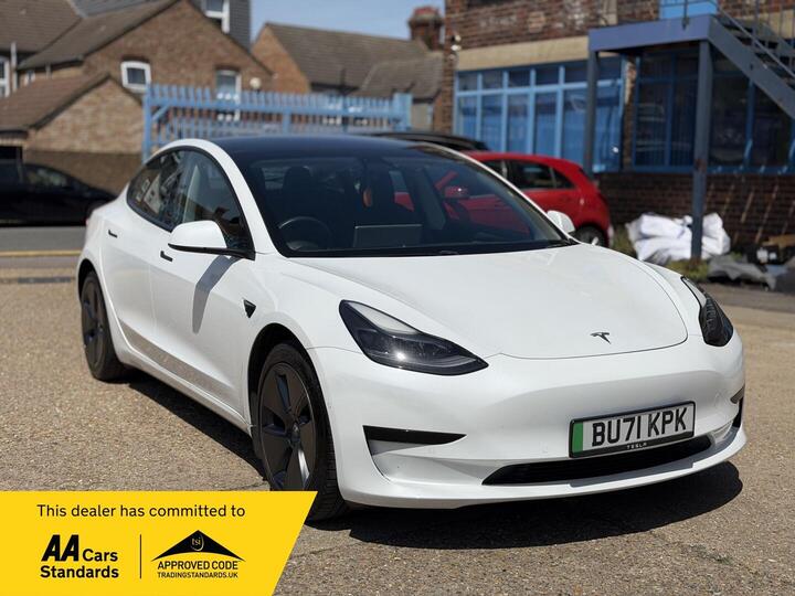 Tesla Model 3 Standard Range Plus Auto RWD 4dr