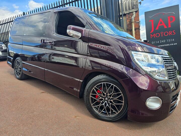 Nissan Elgrand 3.5 HIGHWAY STAR Nissan Elgrand 3.5 HIGHWAY STAR