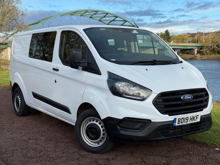 Ford TRANSIT CUSTOM 2.0 320 EcoBlue Crew Van L2 H1 Euro 6 5dr (6 Seat)