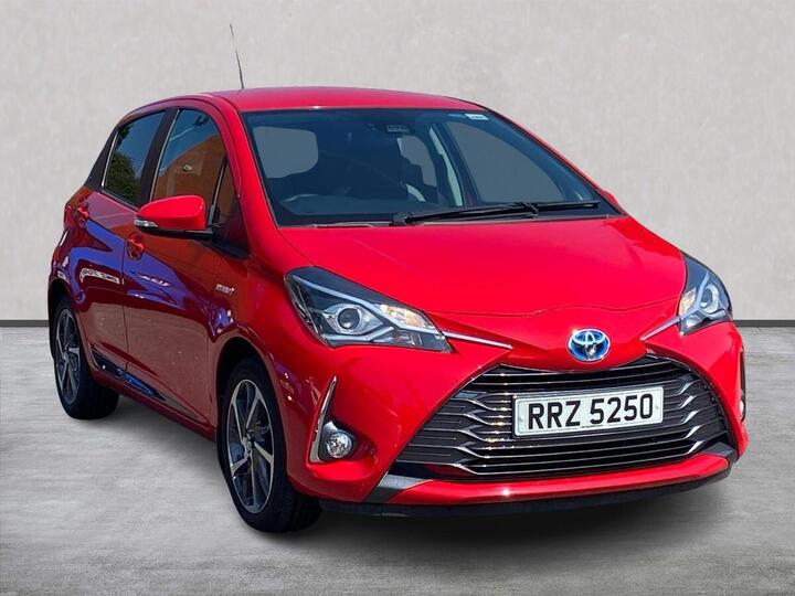Toyota YARIS 1.5 VVT-h Y20 Bi-tone E-CVT Euro 6 (s/s) 5dr