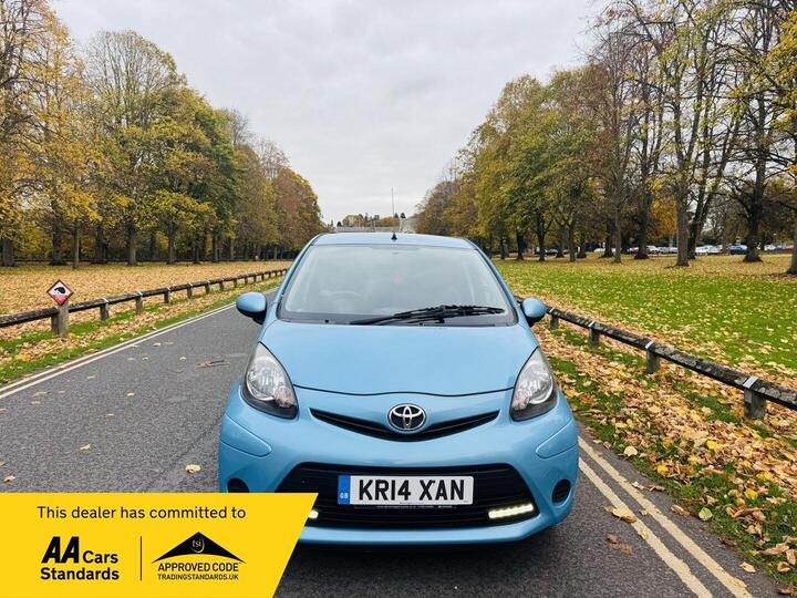Toyota AYGO 1.0 VVT-i Move Euro 5 5dr Toyota AYGO 1.0 VVT-i Move Euro 5 5dr