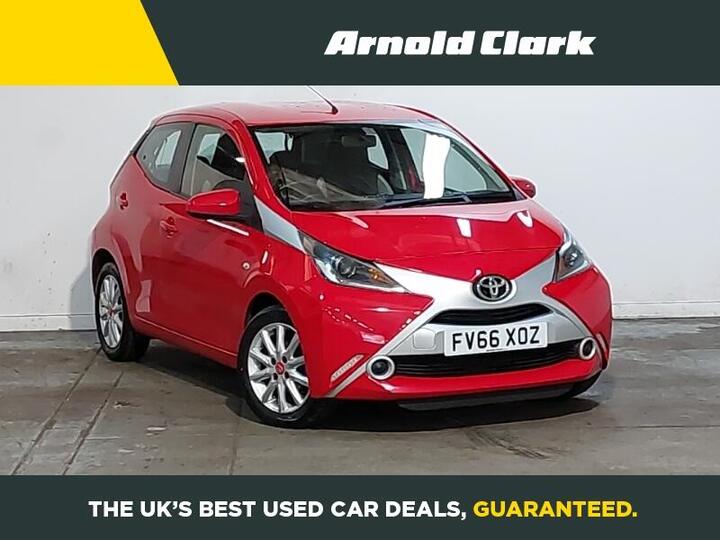 Toyota AYGO 1.0 VVT-i X-play Euro 5 5dr Euro 5 Toyota AYGO 1.0 VVT-i X-play Euro 5 5dr Euro 5