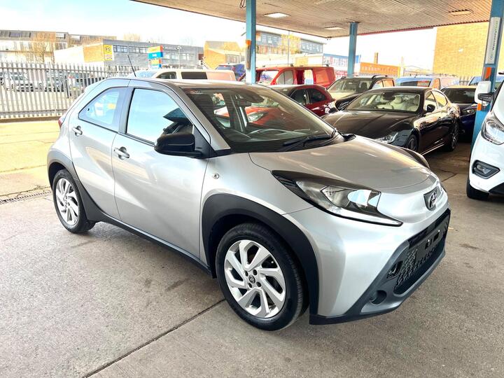 Toyota Aygo X 1.0 VVT-i Pure Euro 6 (s/s) 5dr