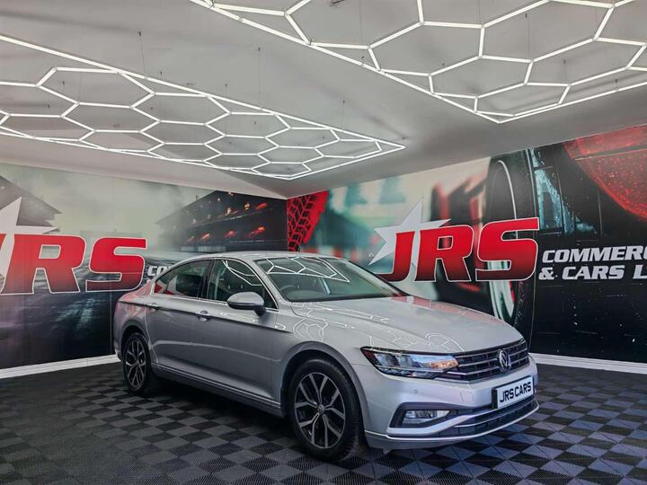 Volkswagen PASSAT 2.0 TDI EVO SEL Euro 6 (s/s) 4dr