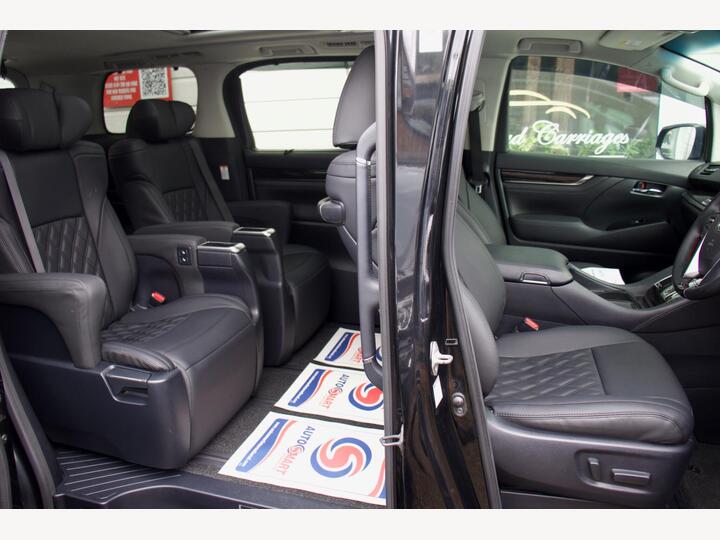 Toyota Alphard 2.5 Premium Edition-Leather-Sunroof