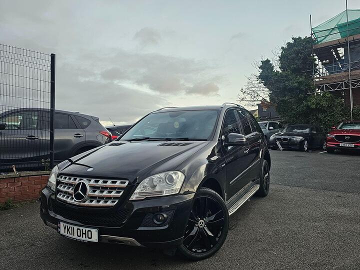 Mercedes-Benz M Class 3.0 ML300 CDI V6 BlueEfficiency Sport G-Tronic 4WD Euro 5 5dr Mercedes-Benz M Class 3.0 ML300 CDI V6 BlueEfficiency Sport G-Tronic 4WD Euro 5 5dr