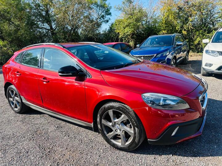 Volvo V40 Cross Country 1.6 D2 Lux Powershift Euro 5 (s/s) 5dr Volvo V40 Cross Country 1.6 D2 Lux Powershift Euro 5 (s/s) 5dr