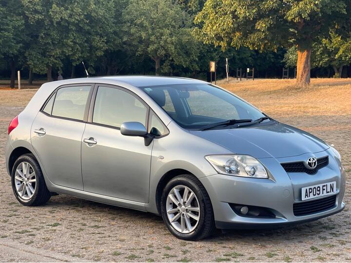 Toyota Auris 1.33 VVT-i TR (s/s) 5dr