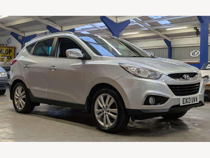 Hyundai Ix35 2.0 CRDi Premium 4WD Euro 5 5dr Hyundai Ix35 2.0 CRDi Premium 4WD Euro 5 5dr