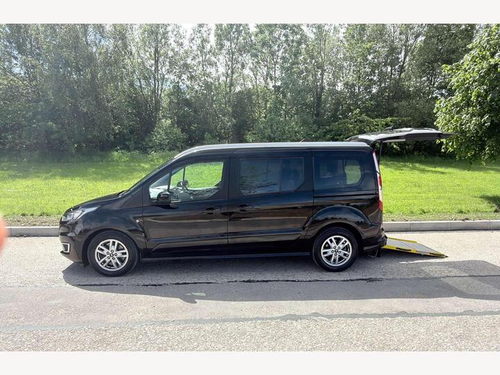Ford Grand Tourneo Connect 1.5 EcoBlue Titanium Auto Euro 6 (s/s) 5dr Ford Grand Tourneo Connect 1.5 EcoBlue Titanium Auto Euro 6 (s/s) 5dr