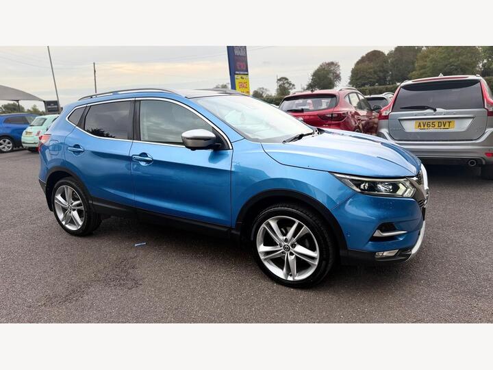 Nissan Qashqai 1.3 DIG-T N-Motion Euro 6 (s/s) 5dr