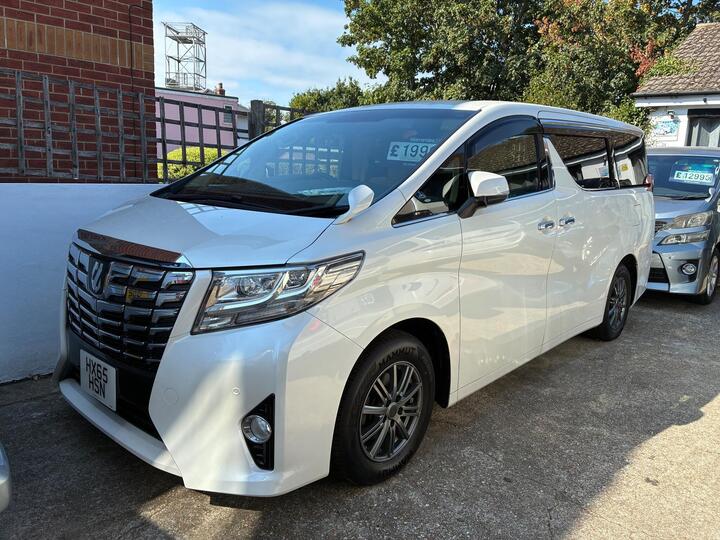 Toyota Alphard 2.5 PETROL AUTOMATIC 2015 NEXT GENERATION NEW SHAPE AIR CON LOW MILES, APPLE CARPLAY, Cruise Control