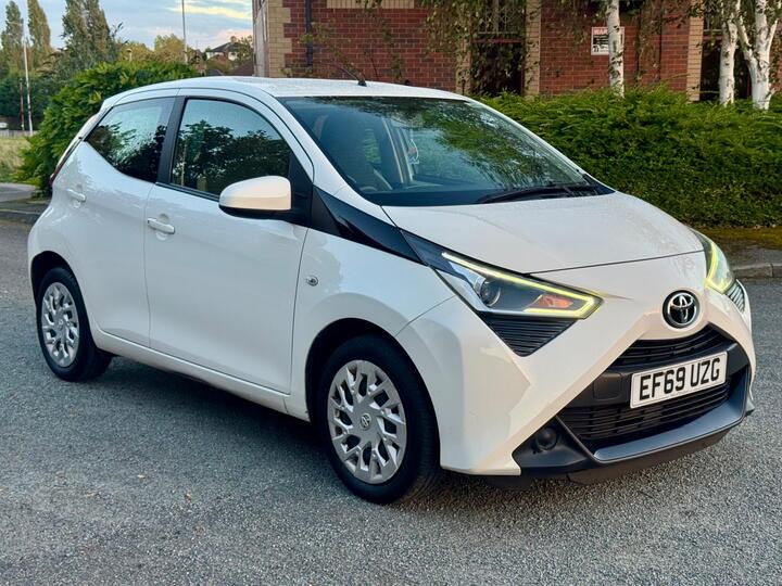 Toyota AYGO 1.0 VVT-i X-play X-shift Euro 6 5dr