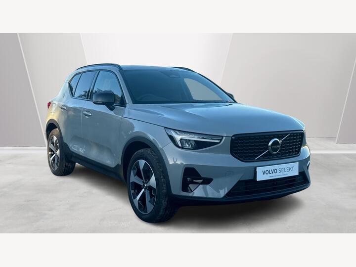 Volvo XC40 2.0 B3 MHEV Plus Dark DCT Auto Euro 6 (s/s) 5dr