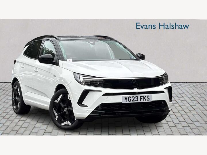 Vauxhall GRANDLAND HATCHBACK 1.6 14.2kWh GSe Auto AWD Euro 6 (s/s) 5dr