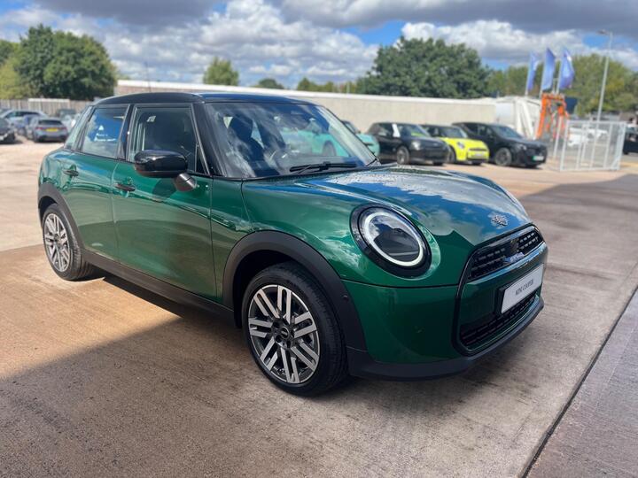 MINI Cooper 1.5C Classic Steptronic Euro 6 (s/s) 5dr