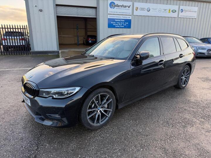 BMW 3 SERIES 2.0 330i Sport Touring Auto Euro 6 (s/s) 5dr BMW 3 SERIES 2.0 330i Sport Touring Auto Euro 6 (s/s) 5dr