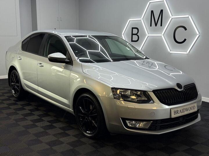 Skoda OCTAVIA 1.6 TDI Elegance Euro 5 (s/s) 5dr