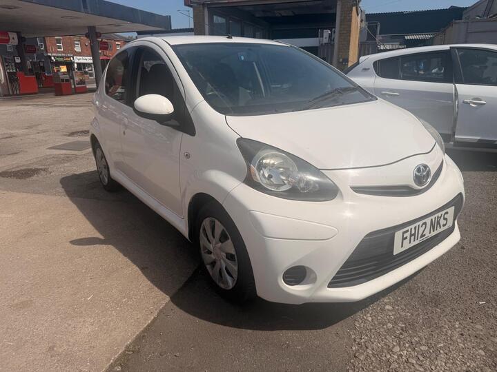 Toyota AYGO 1.0 VVT-i + Euro 5 5dr