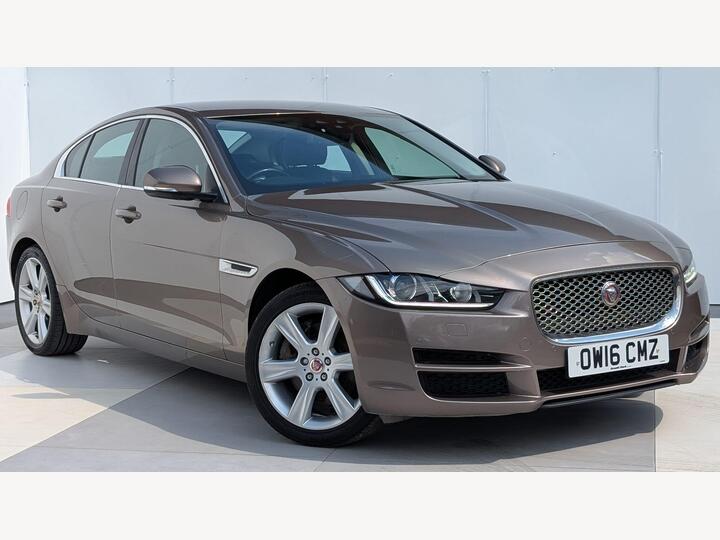 Jaguar XE 2.0d Portfolio Auto AWD Euro 6 (s/s) 4dr