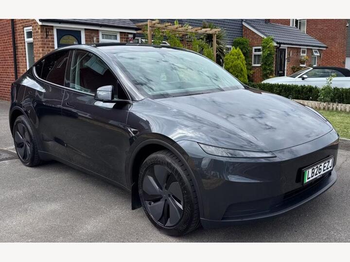 Tesla Model Y 75.9kWh Standard Long Range Auto RWD 5dr