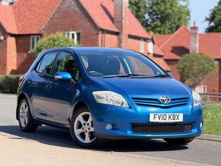 Toyota Auris 1.6 V-Matic TR 5dr Toyota Auris 1.6 V-Matic TR 5dr