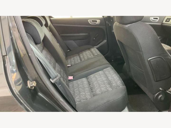 Used Peugeot 307 cars for sale on What Car