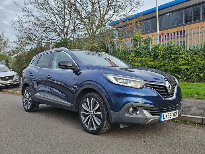Renault Kadjar 1.6 DCi Signature Nav Euro 6 (s/s) 5dr Renault Kadjar 1.6 DCi Signature Nav Euro 6 (s/s) 5dr