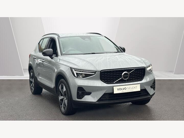 Volvo XC40 2.0 B3 MHEV Plus DCT Auto Euro 6 (s/s) 5dr