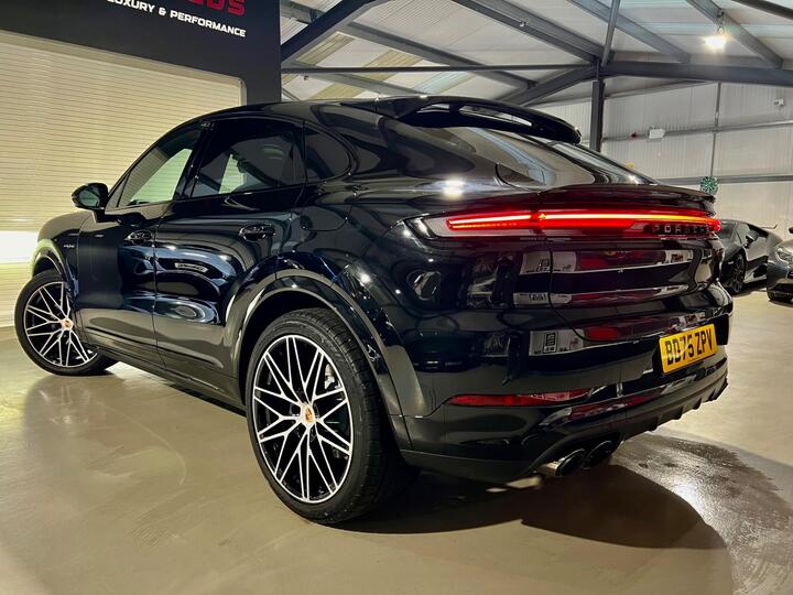 Porsche Cayenne 3.0 V6 E-Hybrid 25.9kWh Black Edition TiptronicS 4WD Euro 6 (s/s) 5dr Porsche Cayenne 3.0 V6 E-Hybrid 25.9kWh Black Edition TiptronicS 4WD Euro 6 (s/s) 5dr