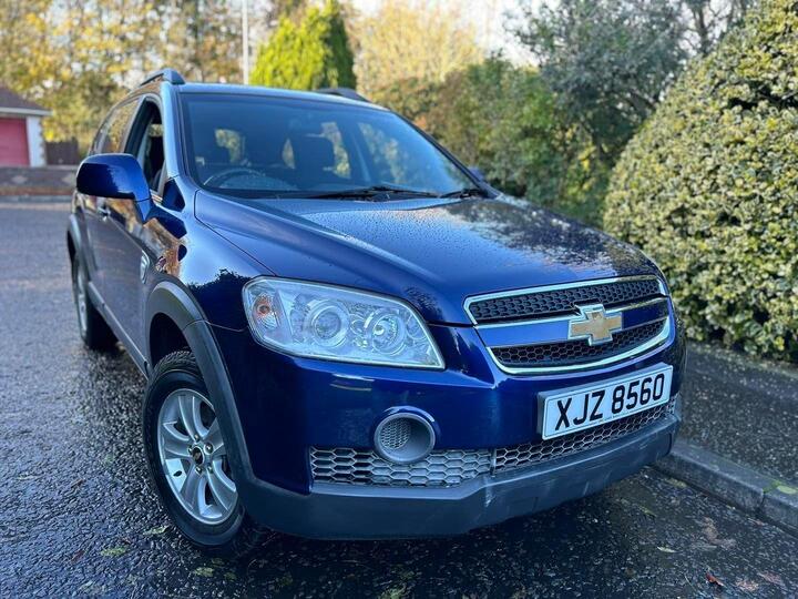 Chevrolet Captiva 2.4i LS Euro 4 5dr Chevrolet Captiva 2.4i LS Euro 4 5dr
