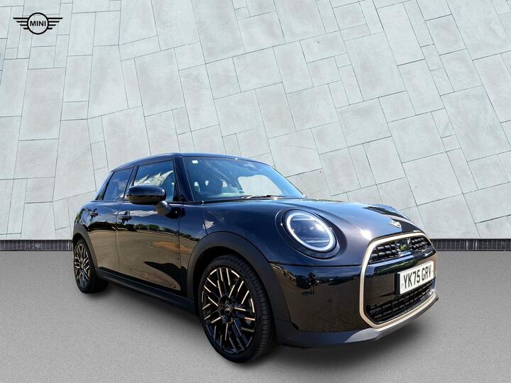 MINI Cooper 1.5C Exclusive Steptronic Euro 6 (s/s) 5dr