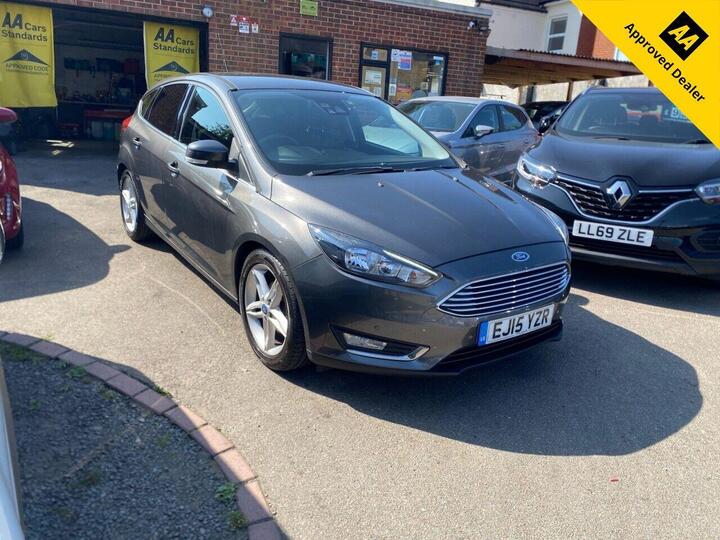 Ford FOCUS 1.6 Titanium Powershift Euro 6 5dr