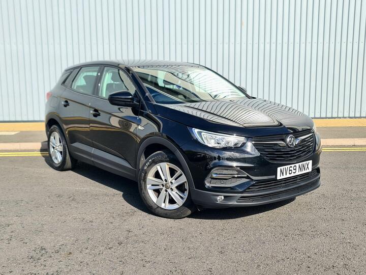 Vauxhall Grandland X 1.2 Turbo SE Euro 6 (s/s) 5dr Vauxhall Grandland X 1.2 Turbo SE Euro 6 (s/s) 5dr