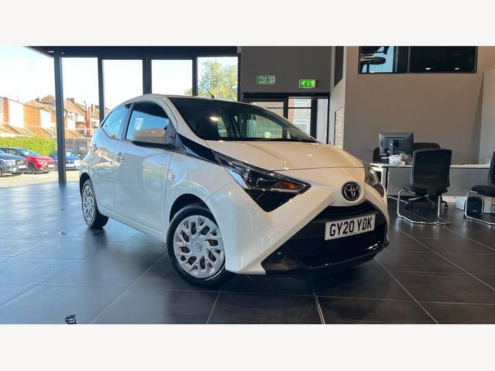 Toyota AYGO 1.0 VVT-i X-play X-shift Euro 6 5dr Toyota AYGO 1.0 VVT-i X-play X-shift Euro 6 5dr
