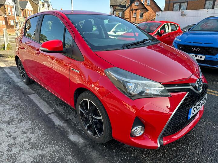 Toyota Yaris 1.5 VVT-h Design E-CVT Euro 6 5dr Toyota Yaris 1.5 VVT-h Design E-CVT Euro 6 5dr